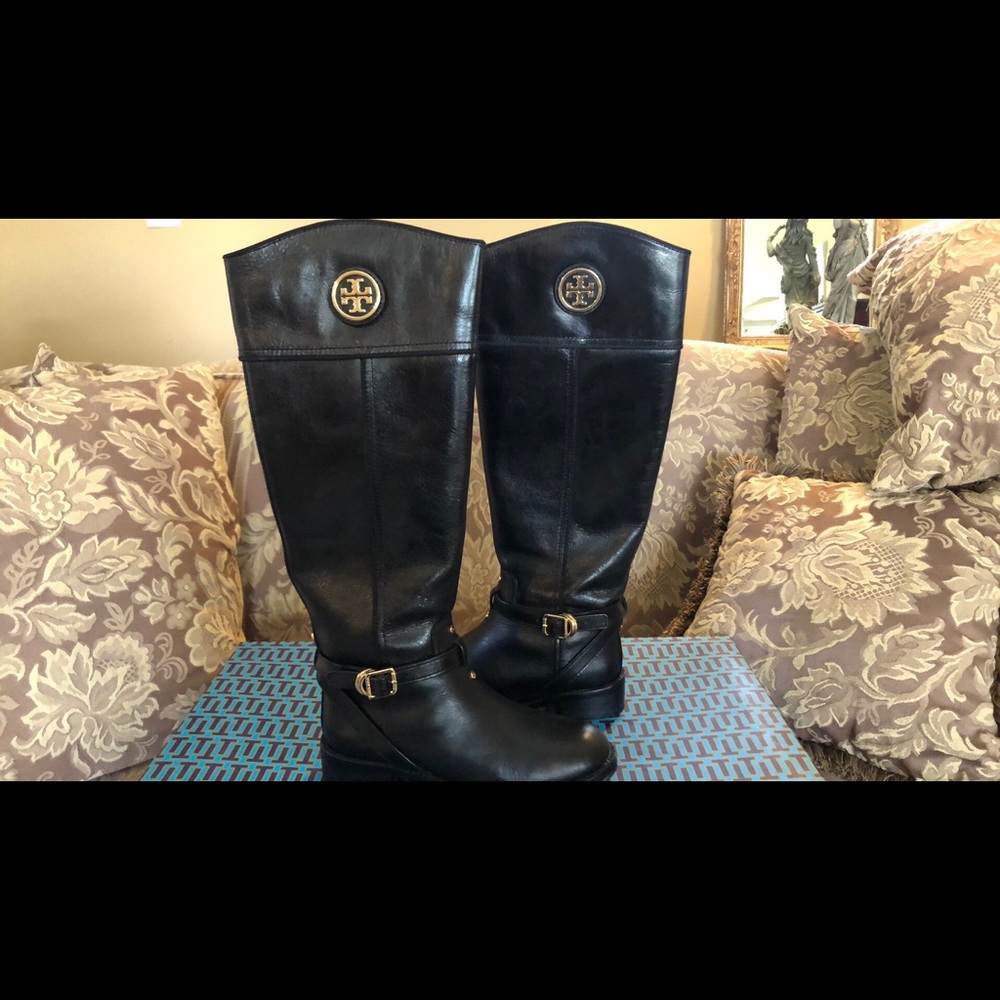 Authentic Tory Burch Logo Ridding Boot